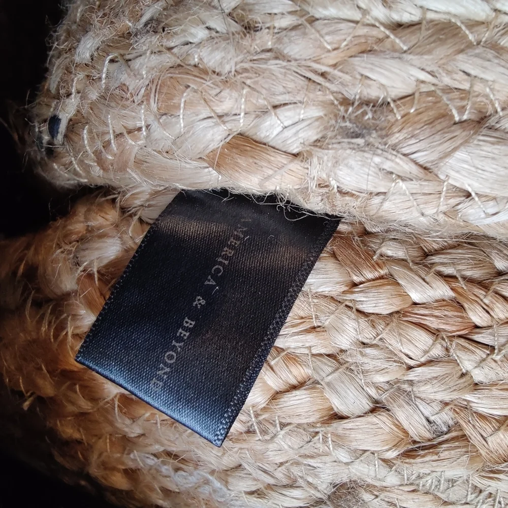 America & Beyond Handwoven Jute With Tassel - Picture 9 of 9